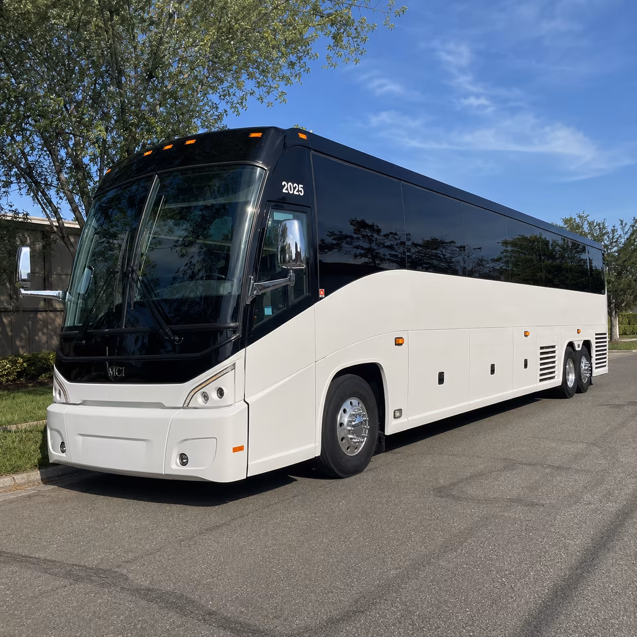 buses to bank of new hampshire pavilion at meadowbrook and hampton beach casino ballroom